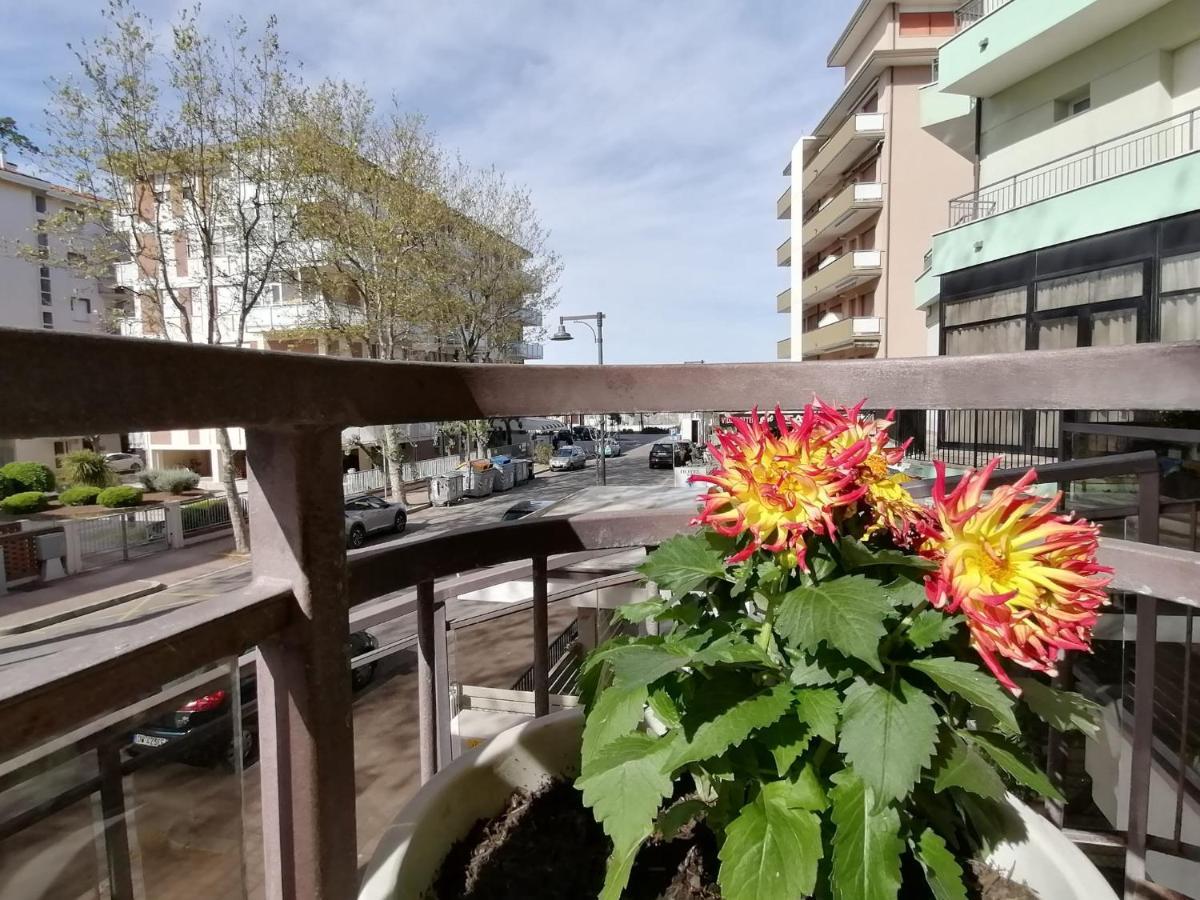 Hotel Abel & Residence Чезенатико Экстерьер фото
