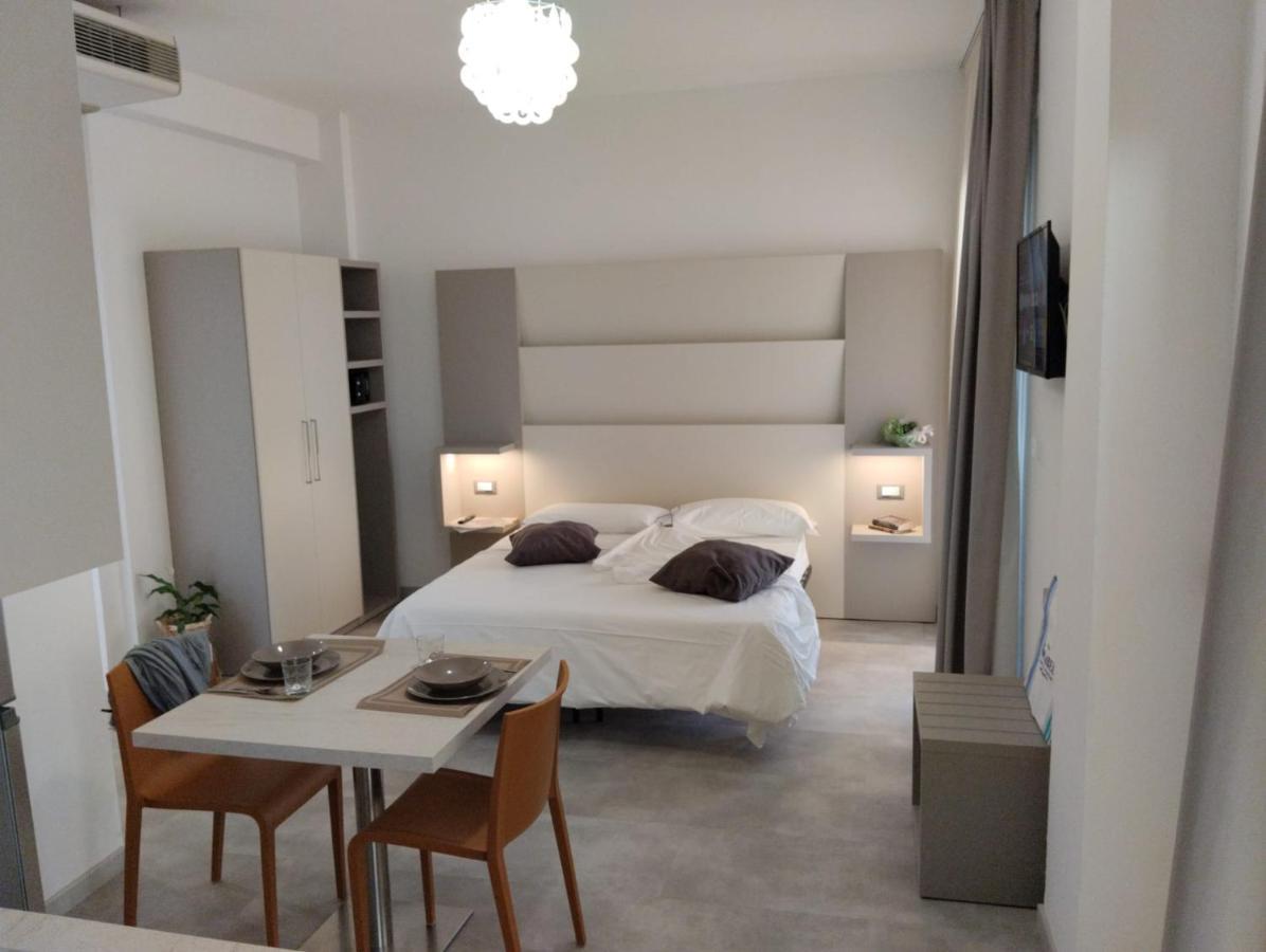 Hotel Abel & Residence Чезенатико Экстерьер фото