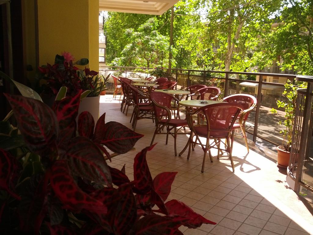 Hotel Abel & Residence Чезенатико Экстерьер фото