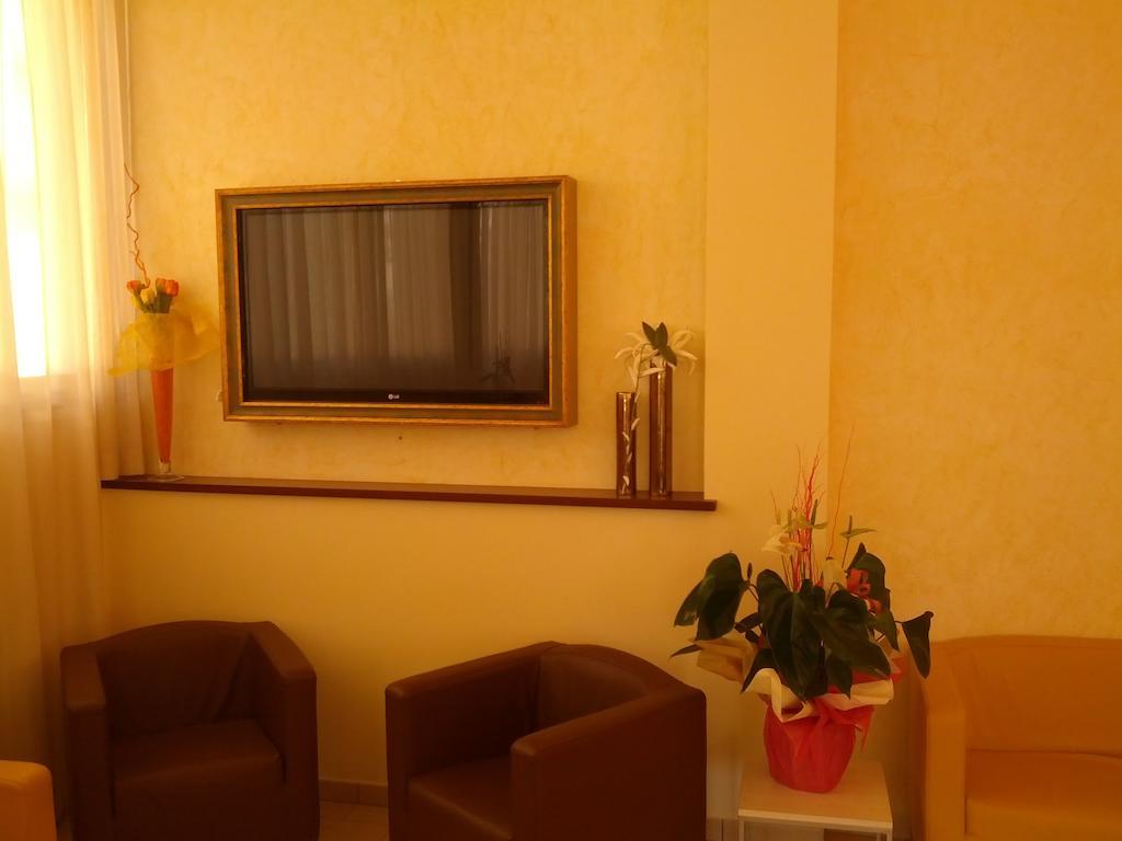 Hotel Abel & Residence Чезенатико Экстерьер фото